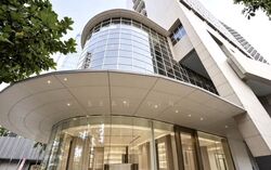 Carlton Hotel (D7), Retail #639566171